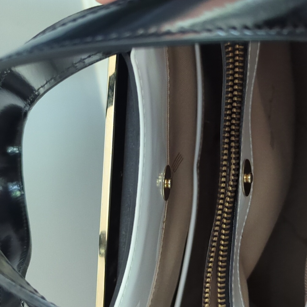INNUE Leather Handbag - Picture 6 of 9